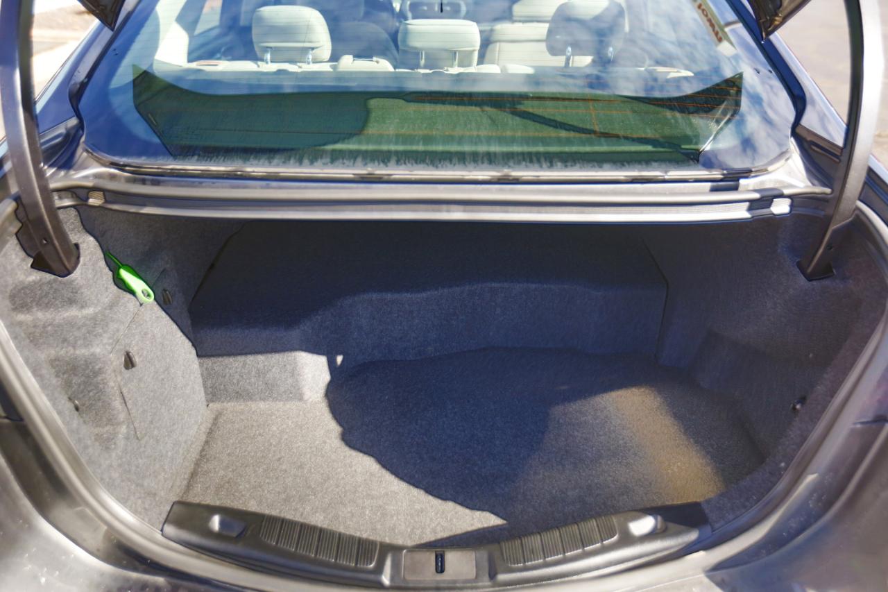 Ford Fusion Hybrid S FWD 2018