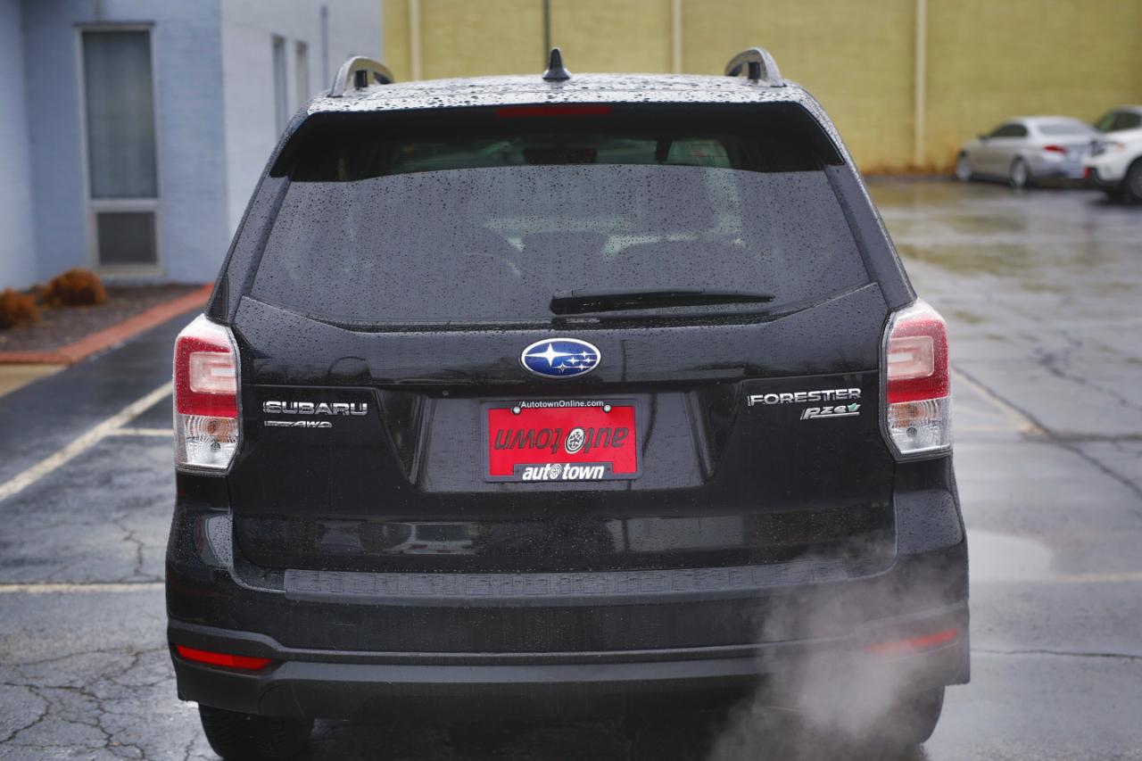 Subaru Forester 2.5i Limited CVT 2017