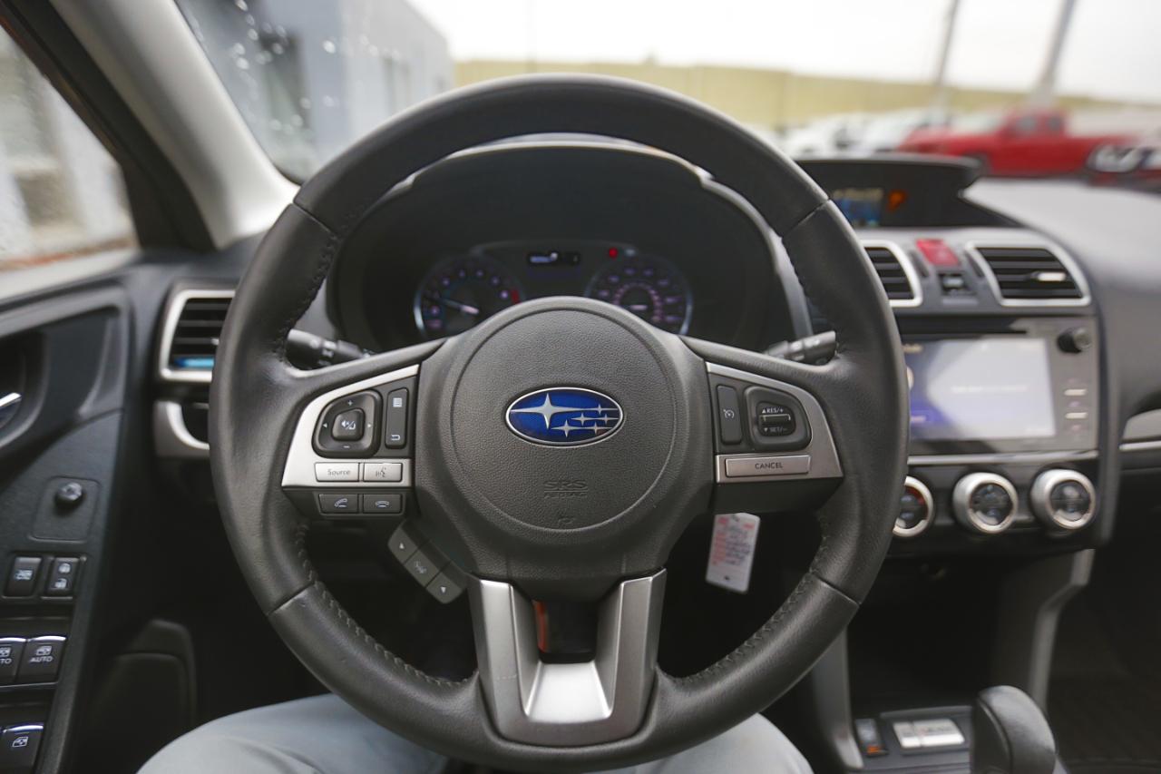 Subaru Forester 2.5i Limited CVT 2017