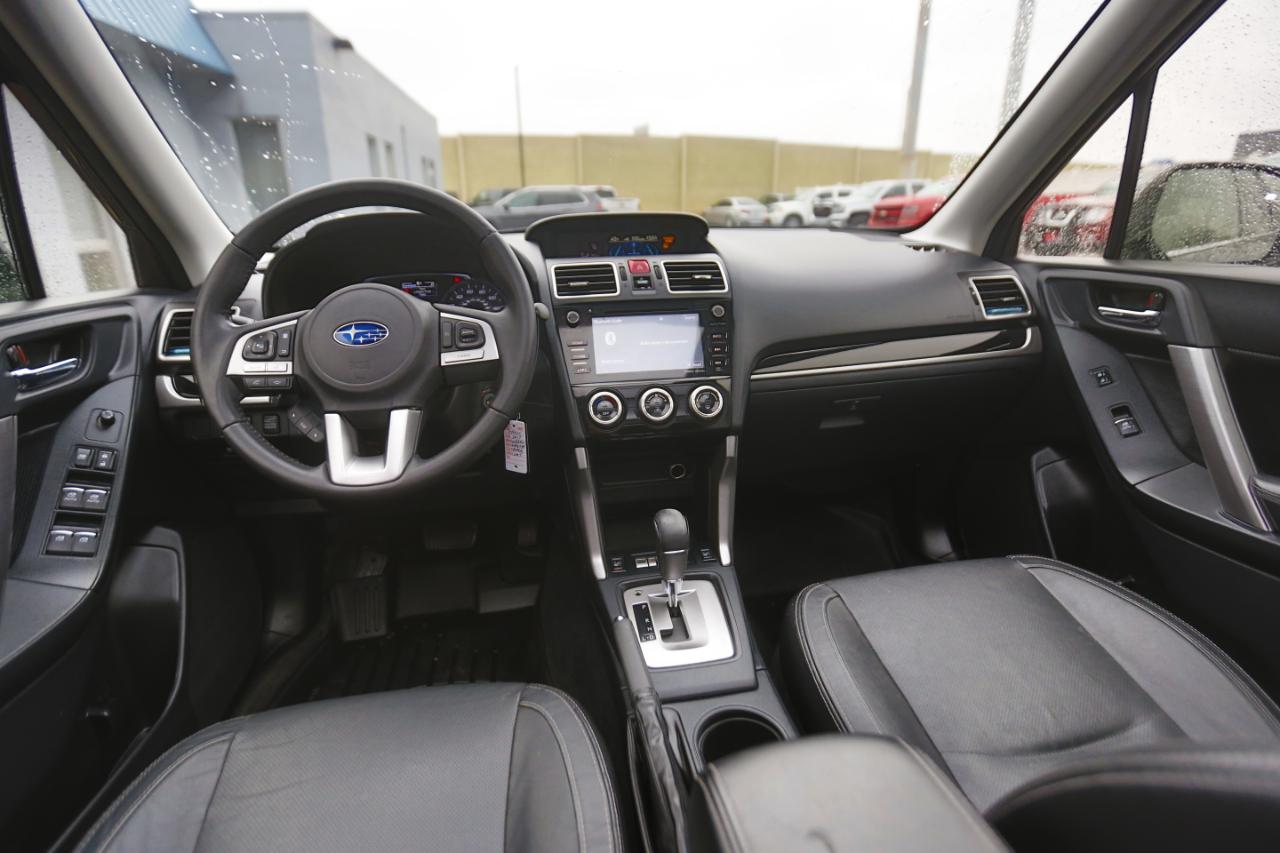 Subaru Forester 2.5i Limited CVT 2017