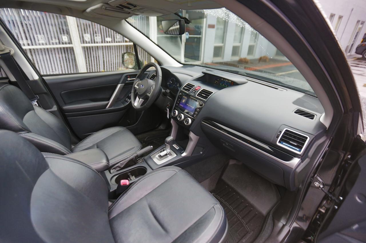 Subaru Forester 2.5i Limited CVT 2017