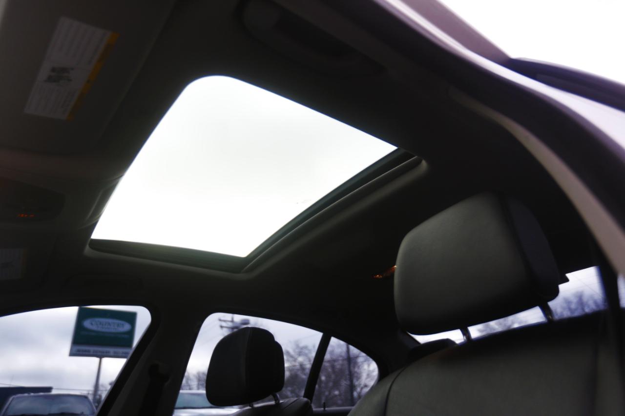 BMW 5 Series 4dr Sdn 535i xDrive AWD 2013