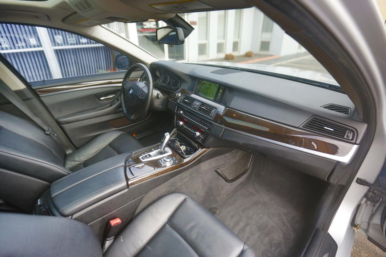 BMW 5 Series 4dr Sdn 535i xDrive AWD 2013