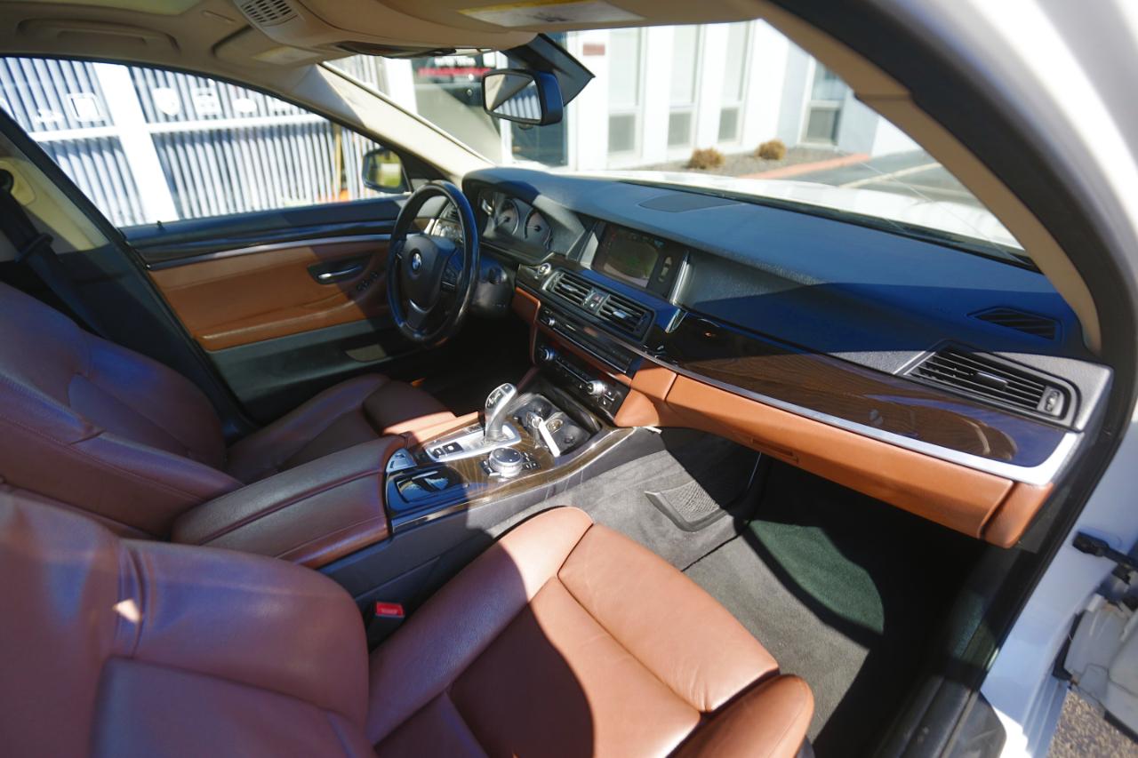 BMW 5 Series 4dr Sdn 528i RWD 2016