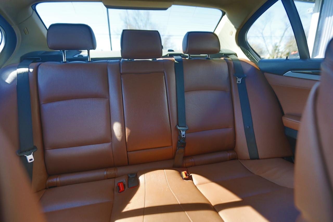 BMW 5 Series 4dr Sdn 528i RWD 2016