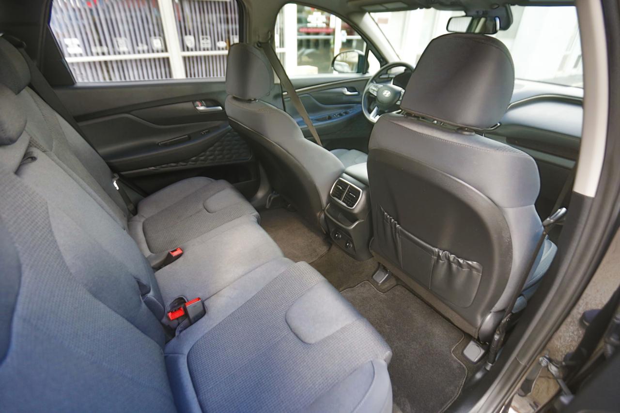 Hyundai Santa Fe SEL 2.4L Auto FWD 2019