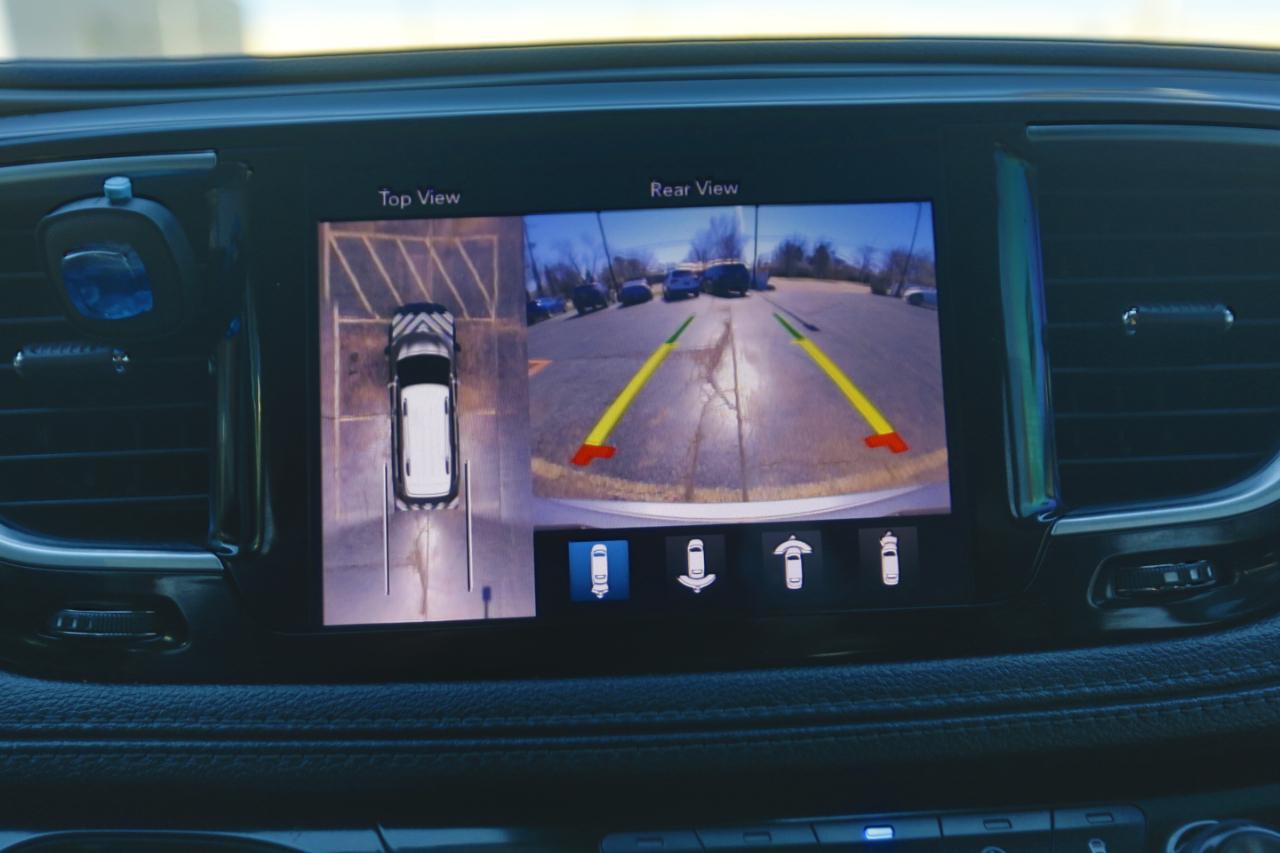 Chrysler Pacifica Limited FWD 2018