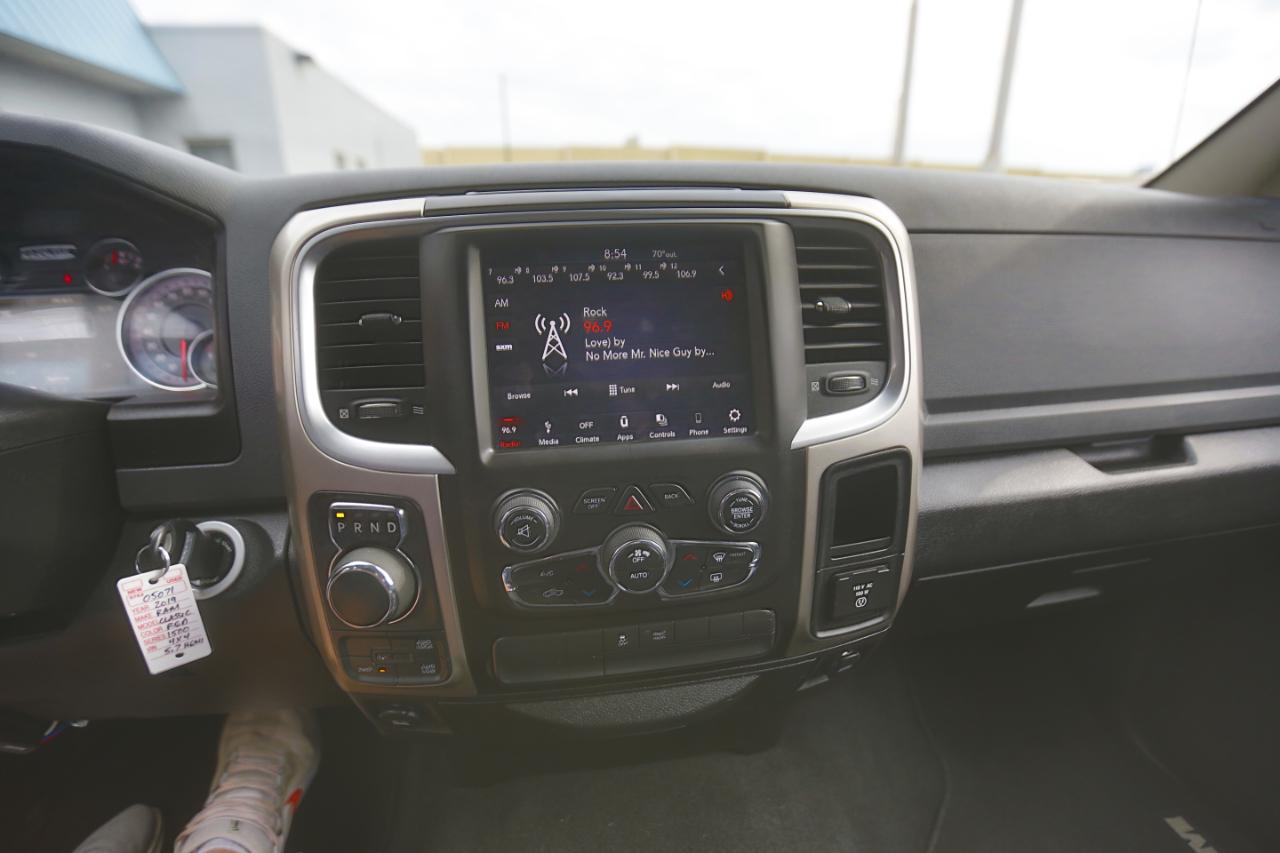 RAM 1500 Classic SLT 4x4 Crew Cab 5'7" Box 2019