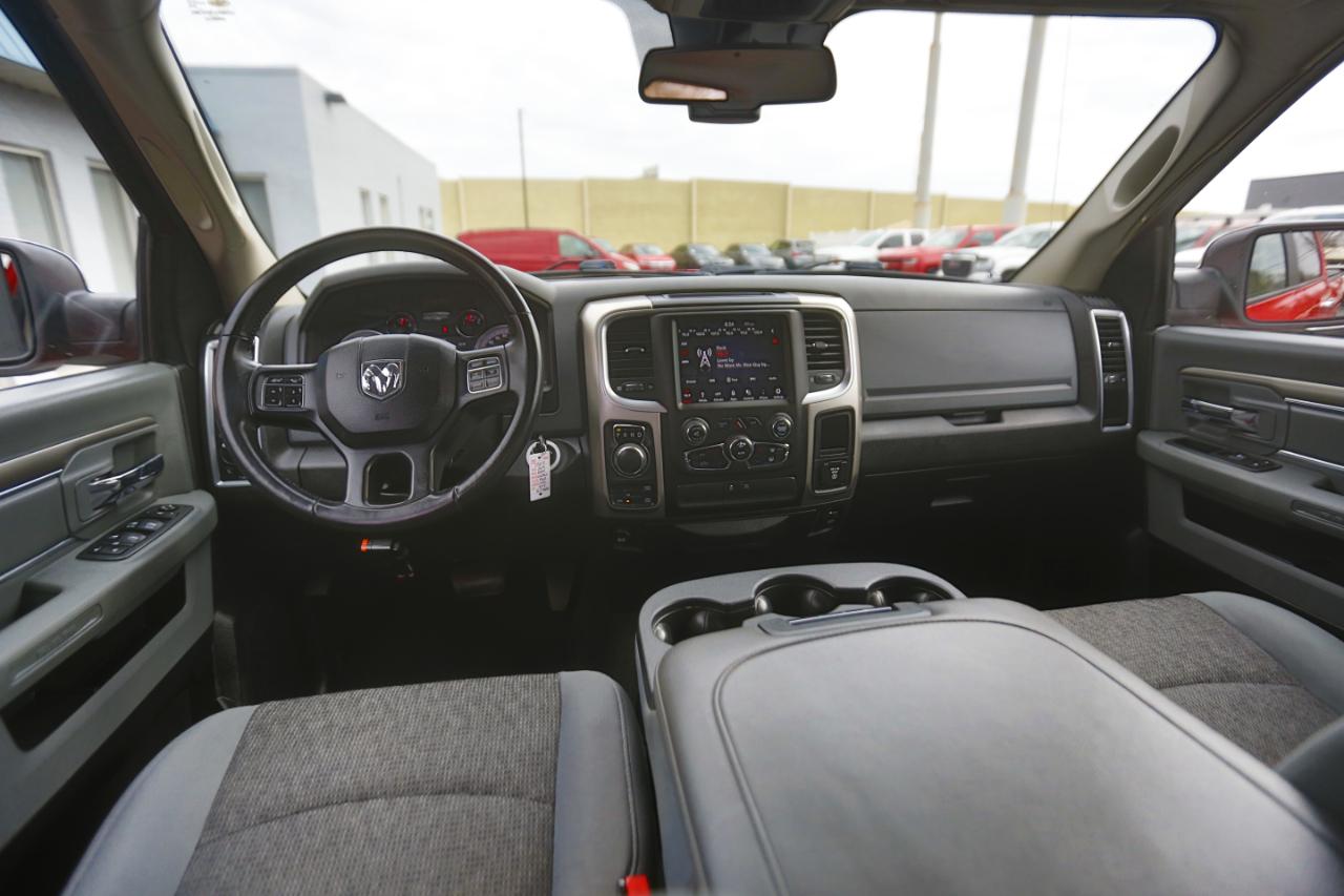 RAM 1500 Classic SLT 4x4 Crew Cab 5'7" Box 2019