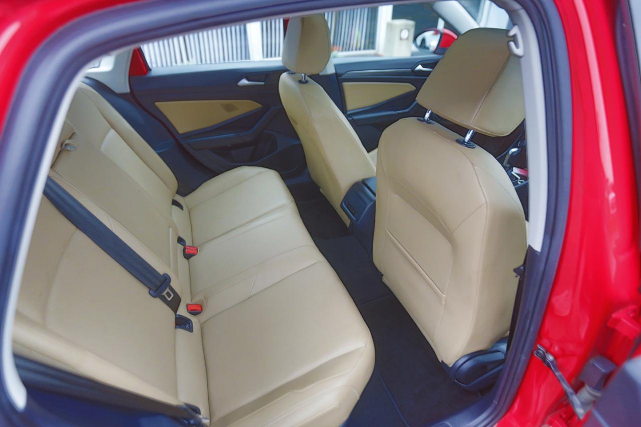 Volkswagen Jetta SEL Auto w/SULEV 2019