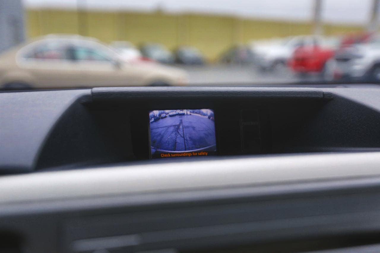 Toyota Sienna 5dr 8-Pass Van V6 SE FWD (Natl) 2014