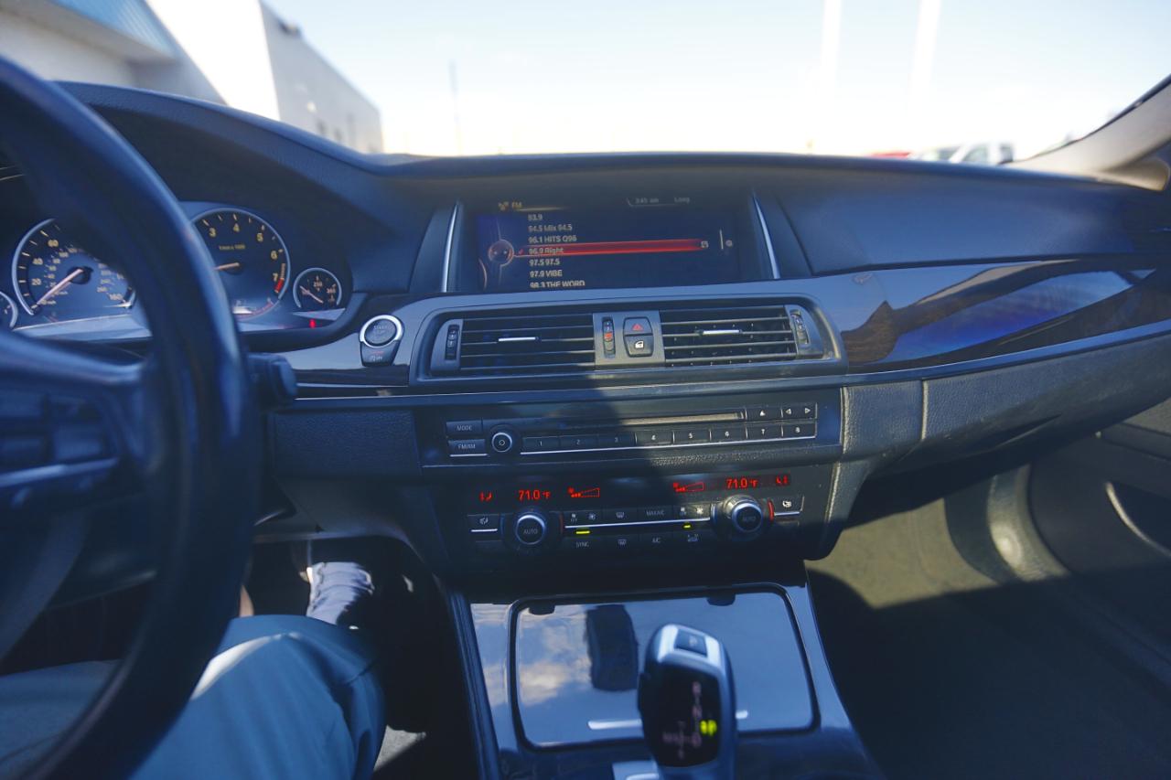 BMW 5 Series 4dr Sdn 528i RWD 2015