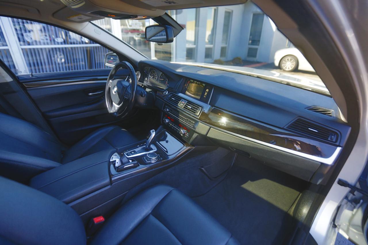 BMW 5 Series 4dr Sdn 528i RWD 2015