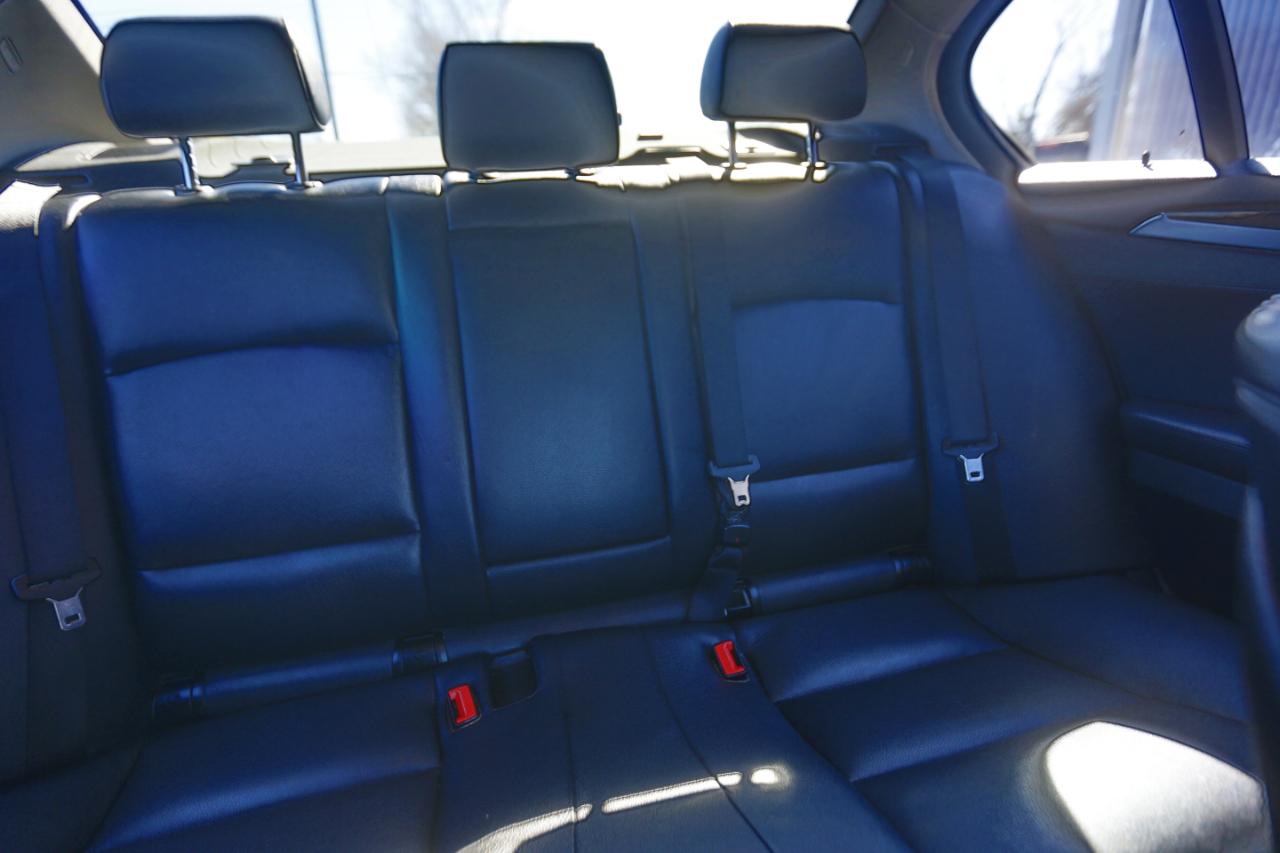 BMW 5 Series 4dr Sdn 528i RWD 2015