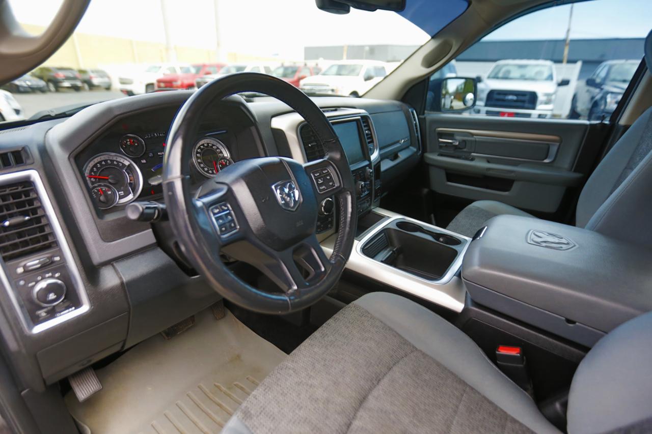 RAM 1500 4WD Crew Cab 140.5" Big Horn 2016