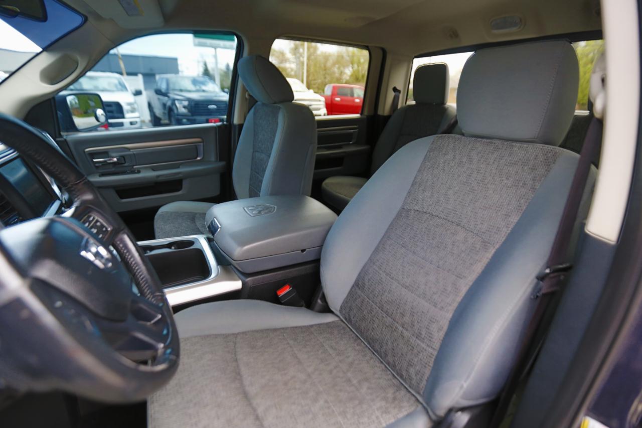 RAM 1500 4WD Crew Cab 140.5" Big Horn 2016