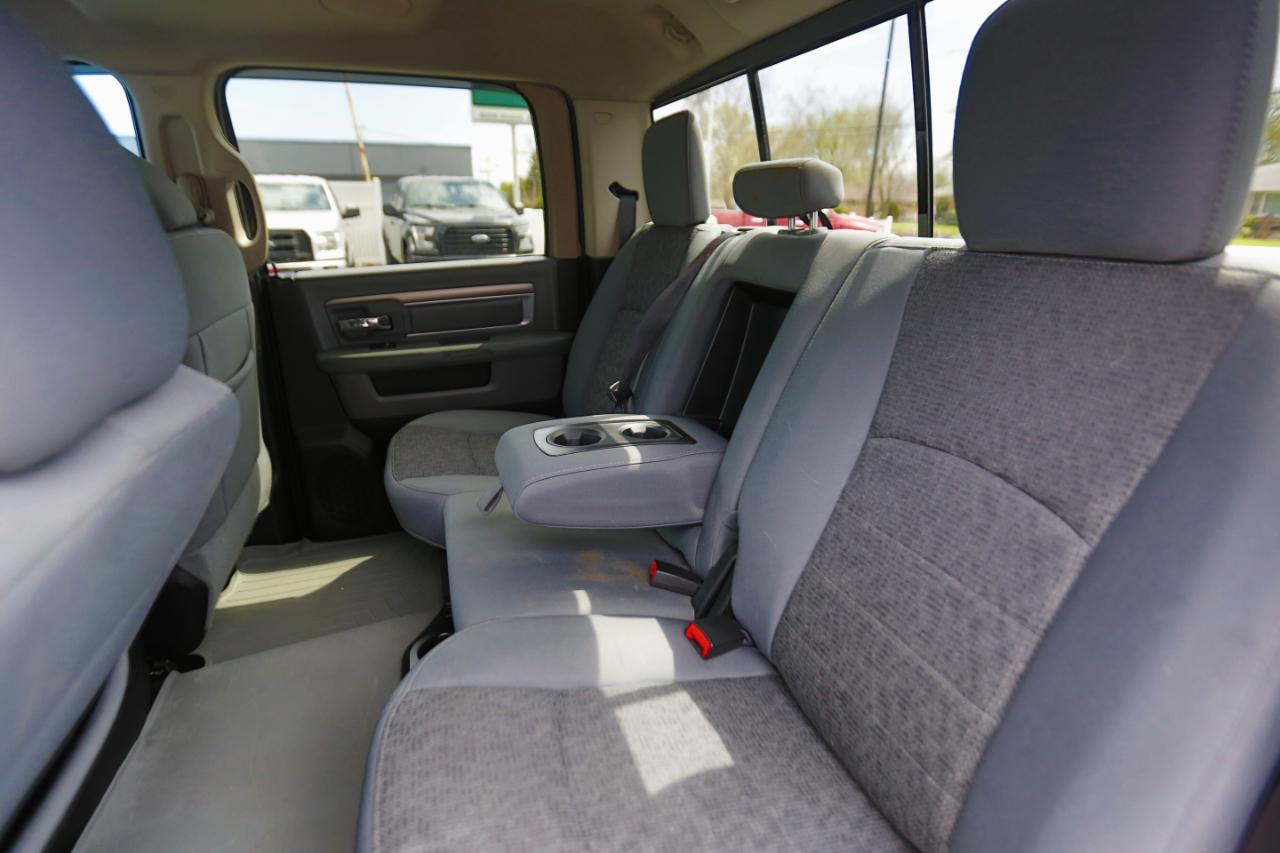 RAM 1500 4WD Crew Cab 140.5" Big Horn 2016