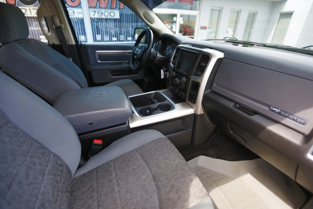 RAM 1500 4WD Crew Cab 140.5" Big Horn 2016