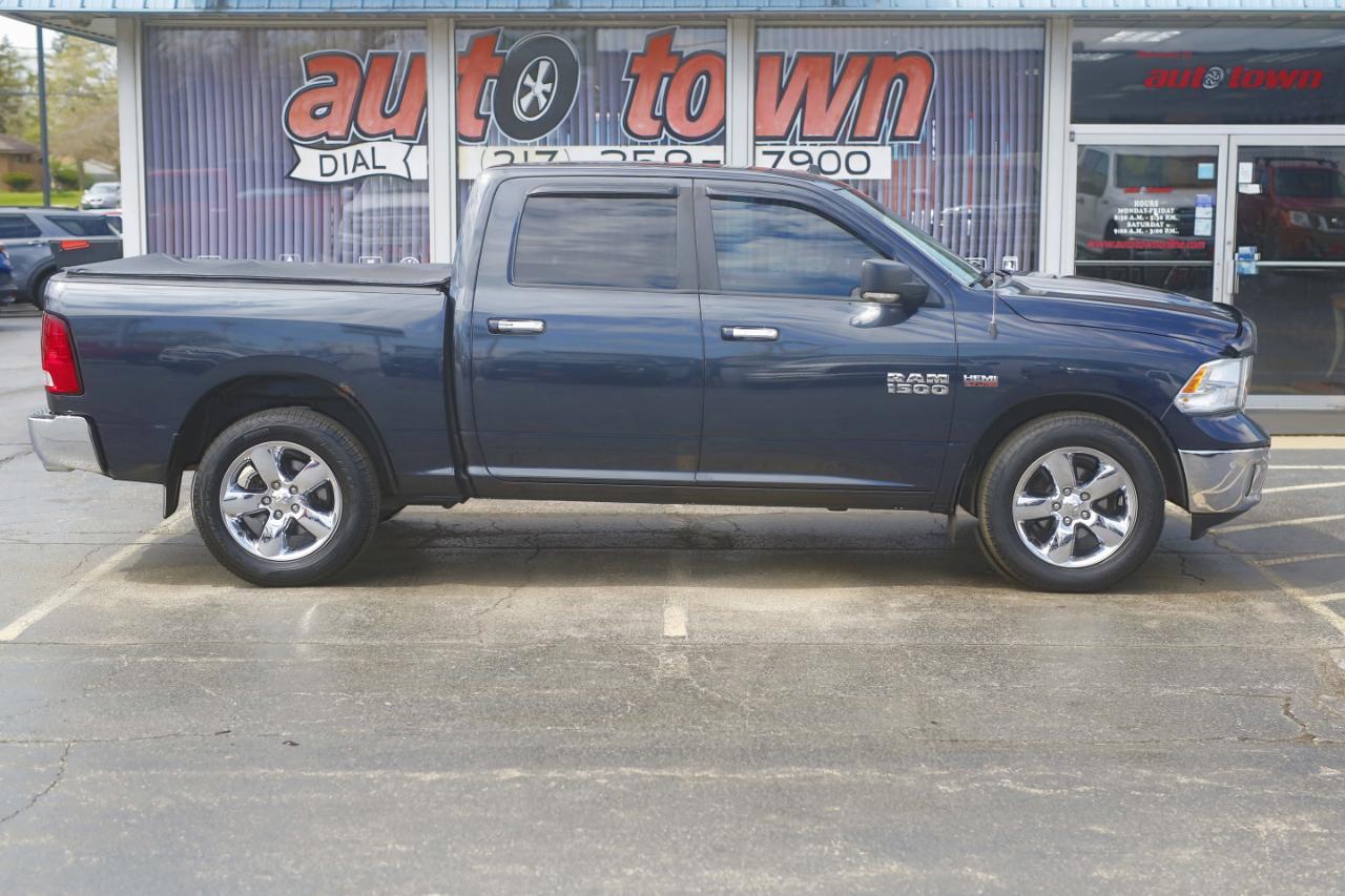 RAM 1500 4WD Crew Cab 140.5" Big Horn 2016