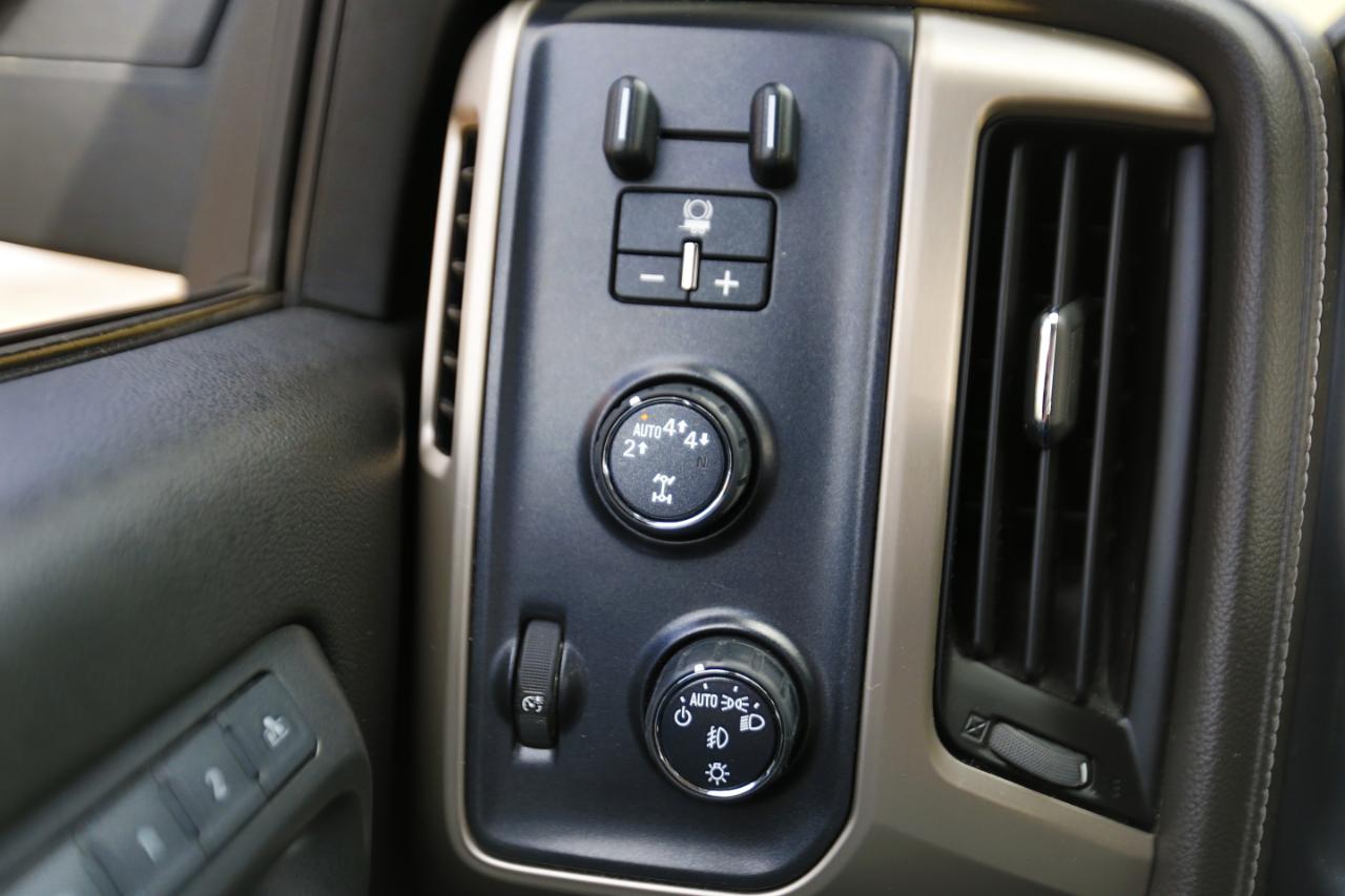 GMC Sierra 1500 4WD Crew Cab 143.5" Denali 2017