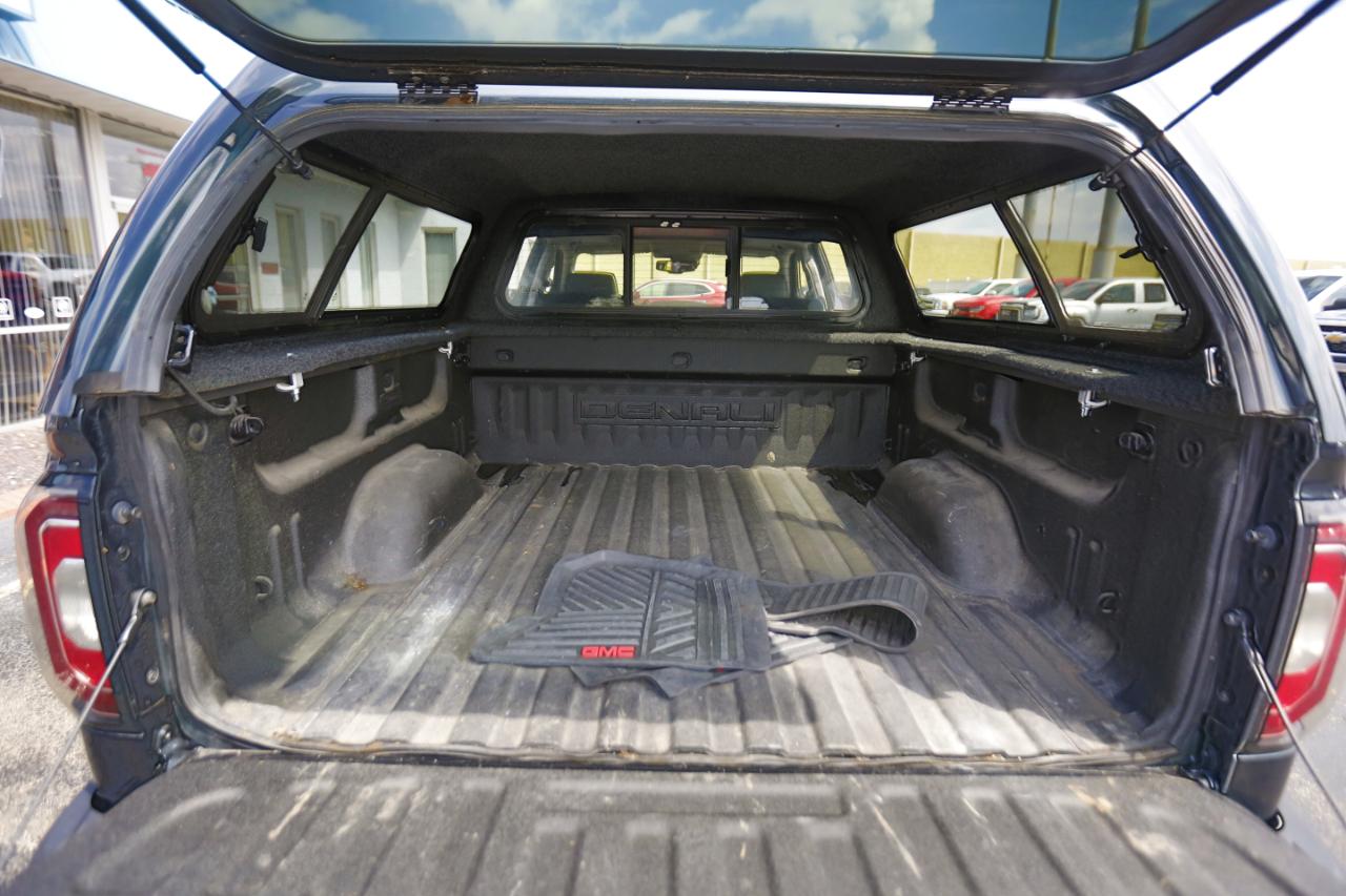 GMC Sierra 1500 4WD Crew Cab 143.5" Denali 2017