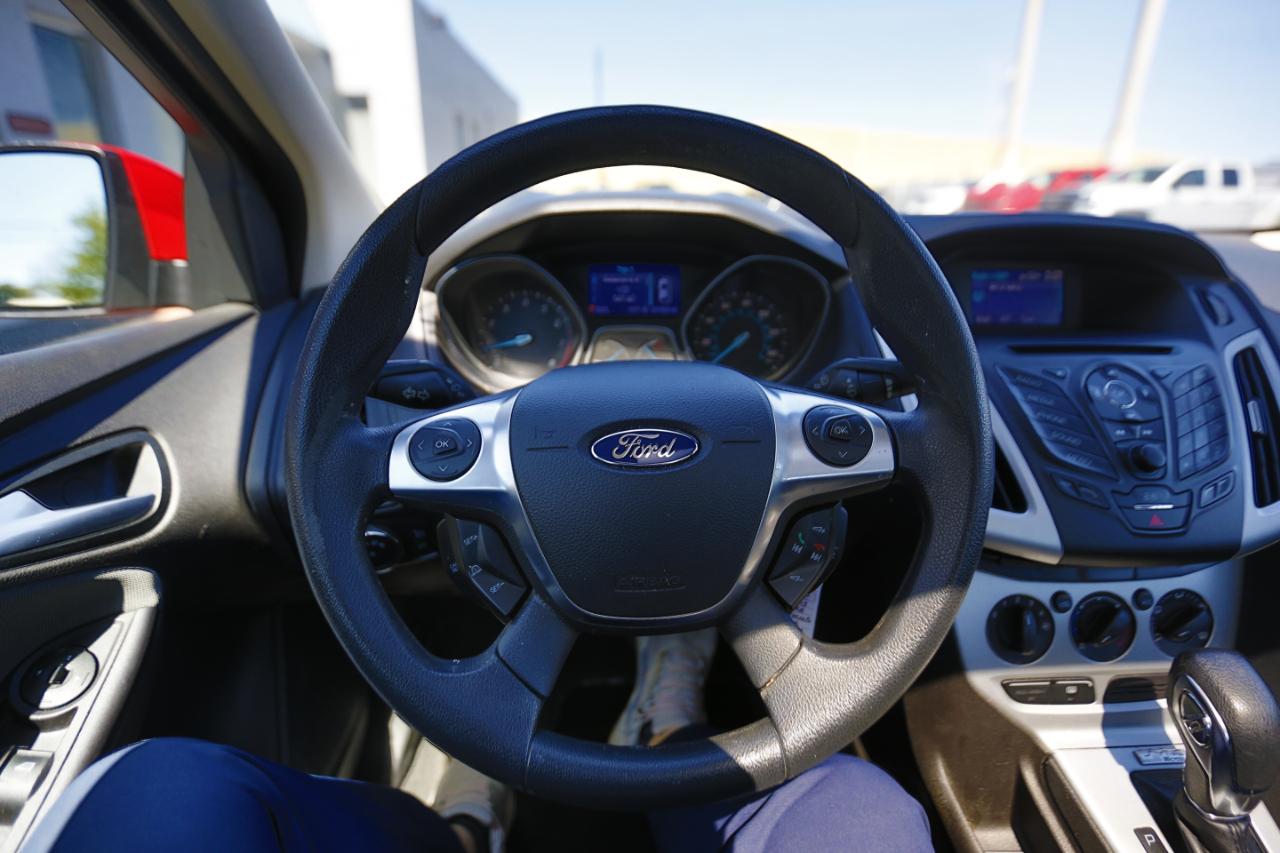 Ford Focus 4dr Sdn SE 2013