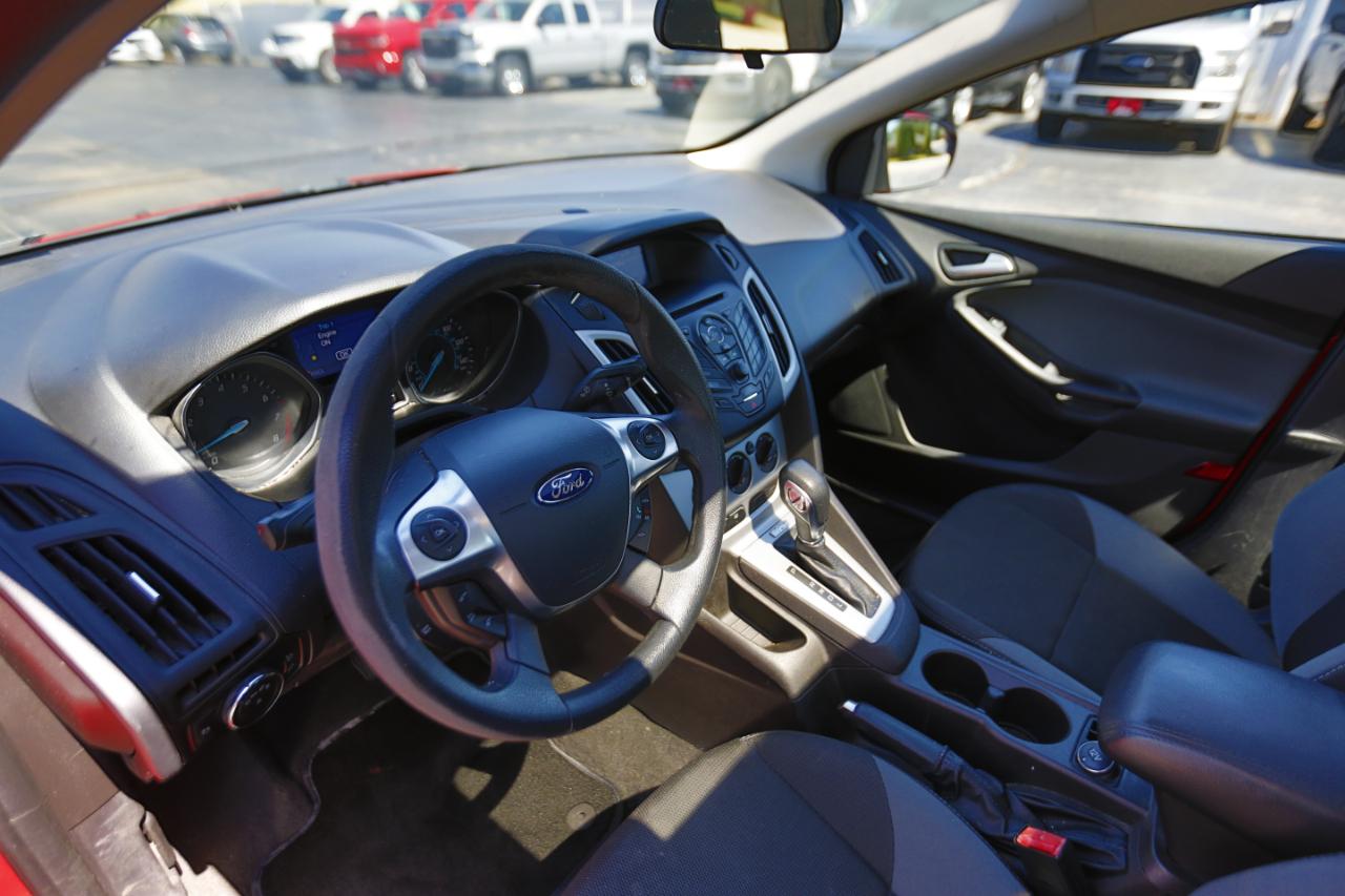 Ford Focus 4dr Sdn SE 2013