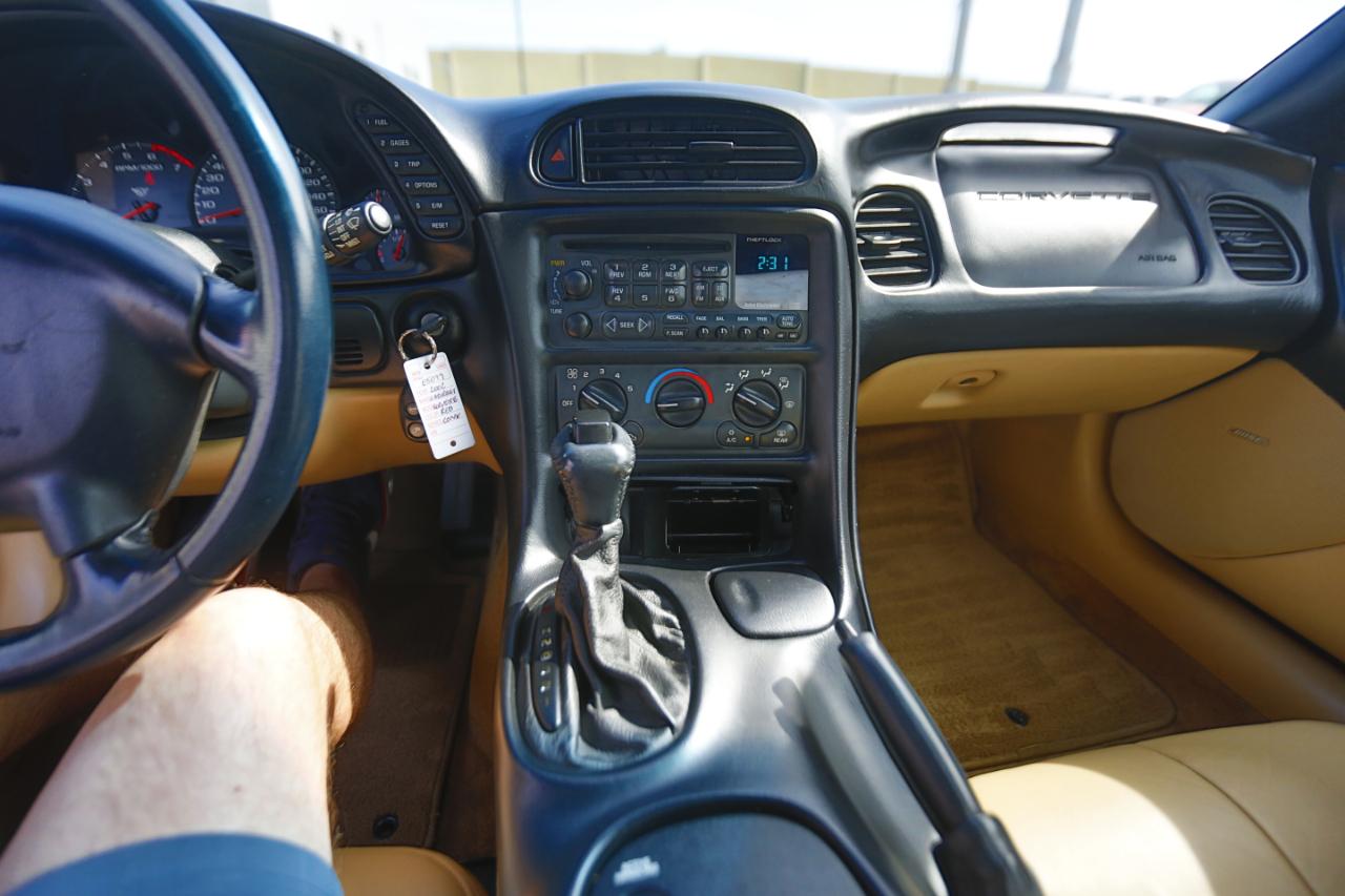 Chevrolet Corvette  2002