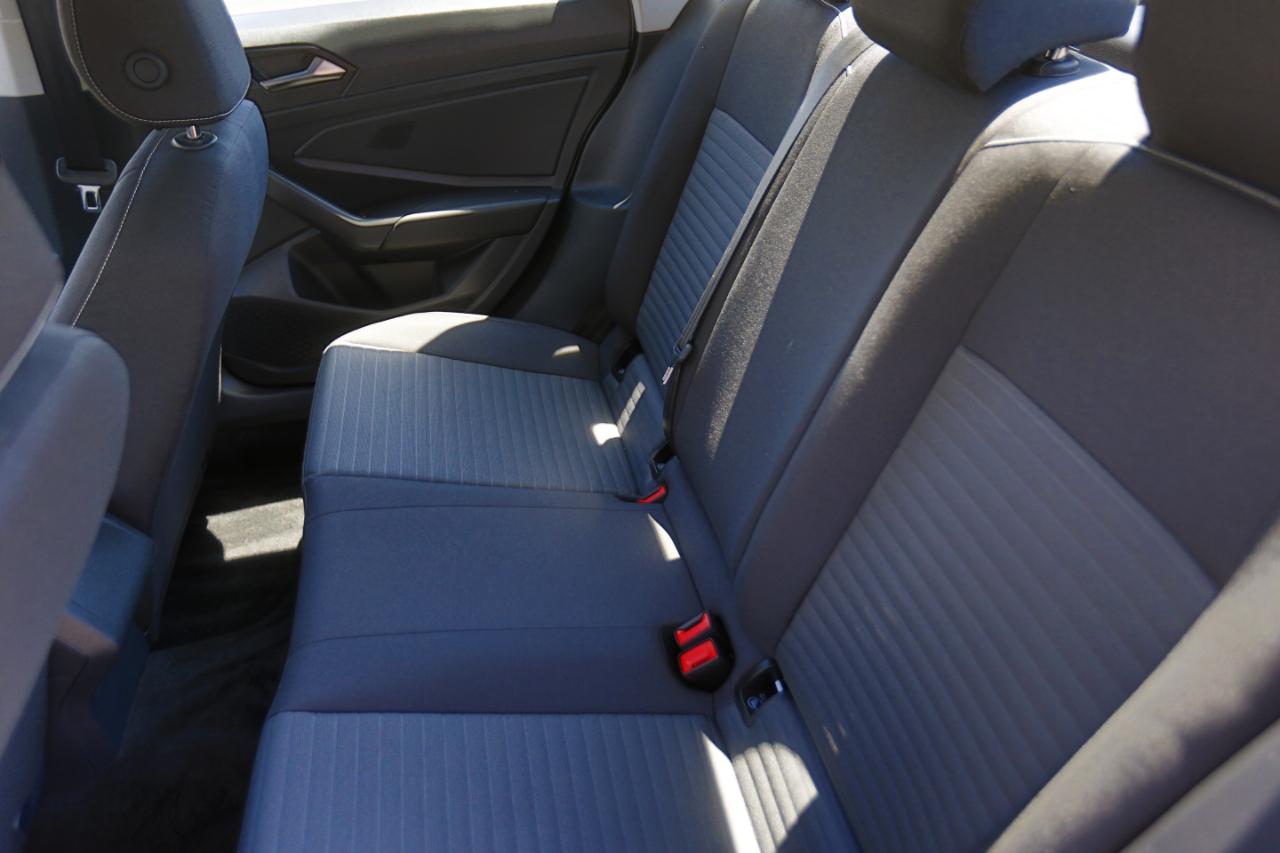 Volkswagen Jetta S Auto 2024
