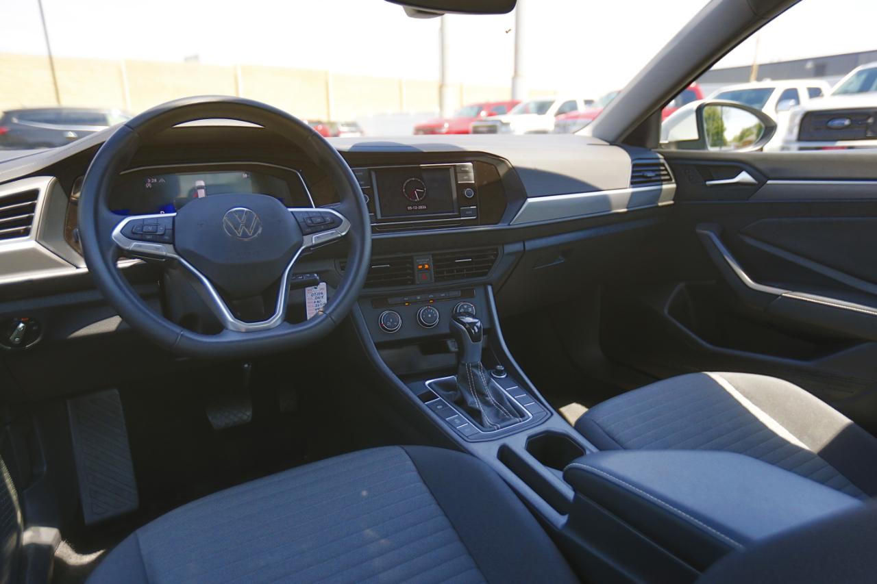 Volkswagen Jetta S Auto 2024