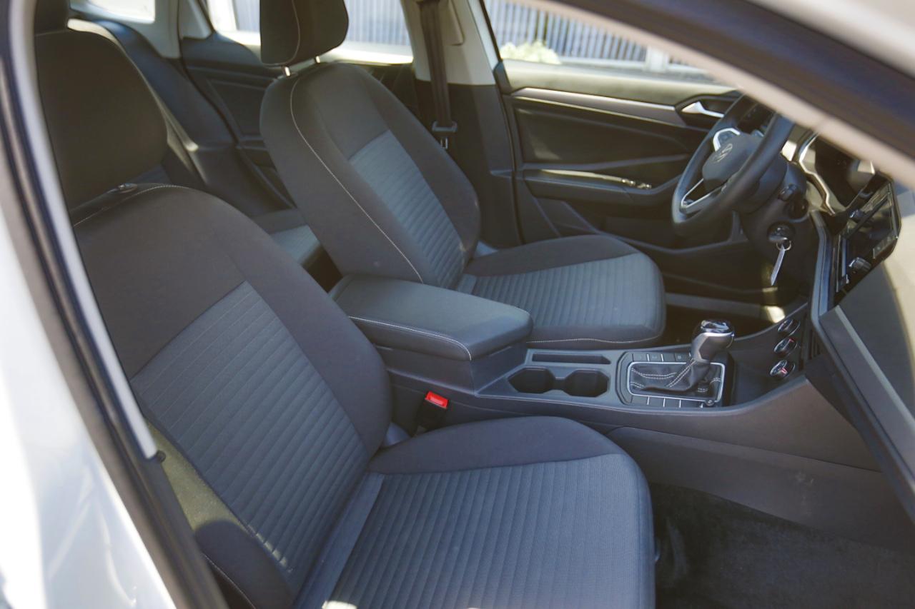 Volkswagen Jetta S Auto 2024