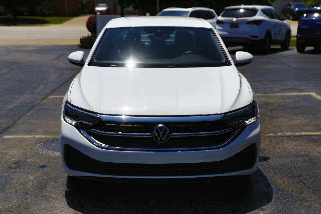 Volkswagen Jetta S Auto 2024