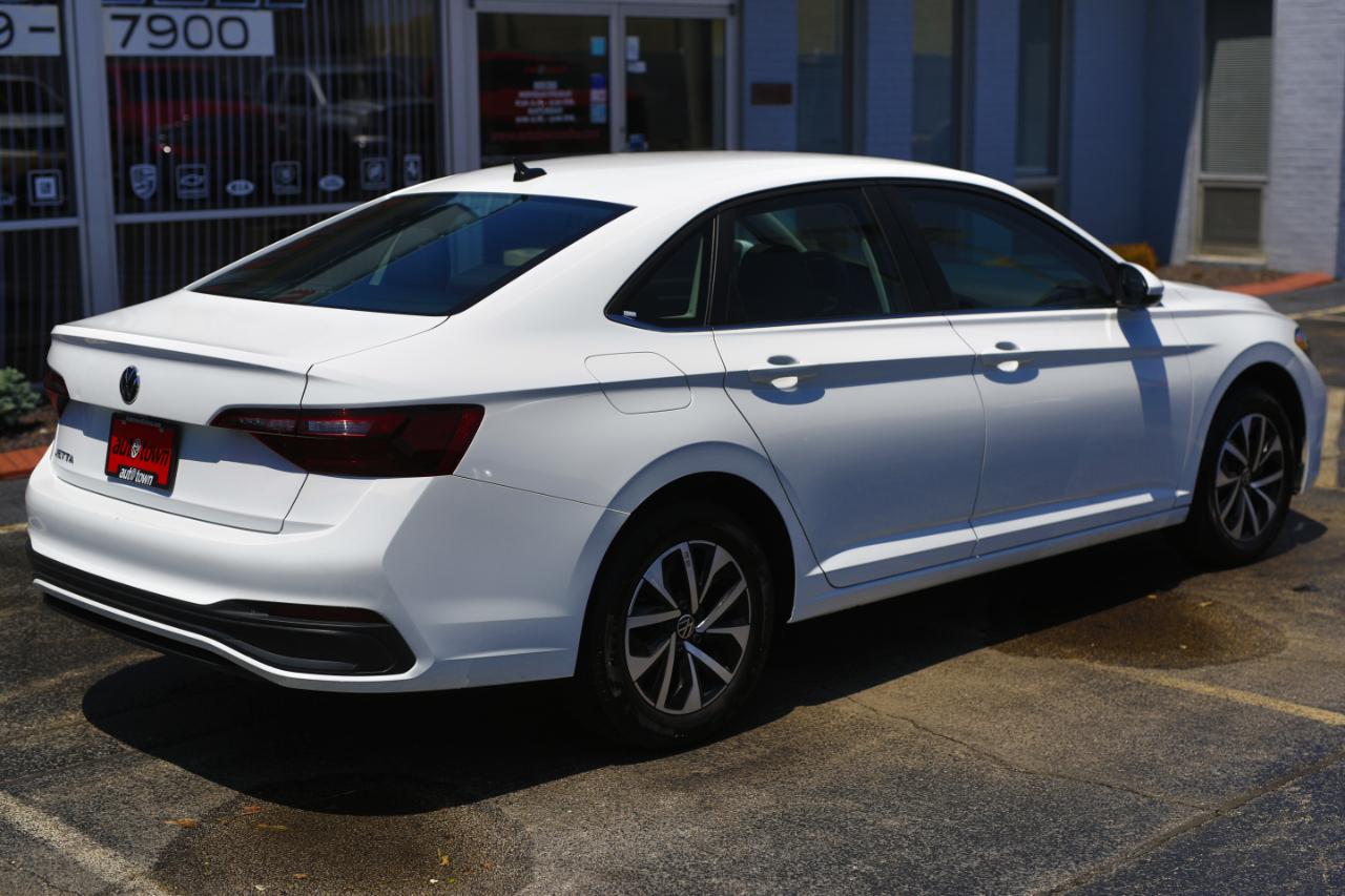 Volkswagen Jetta S Auto 2024