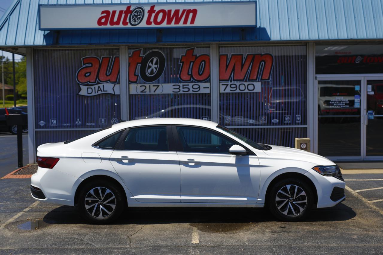 Volkswagen Jetta S Auto 2024