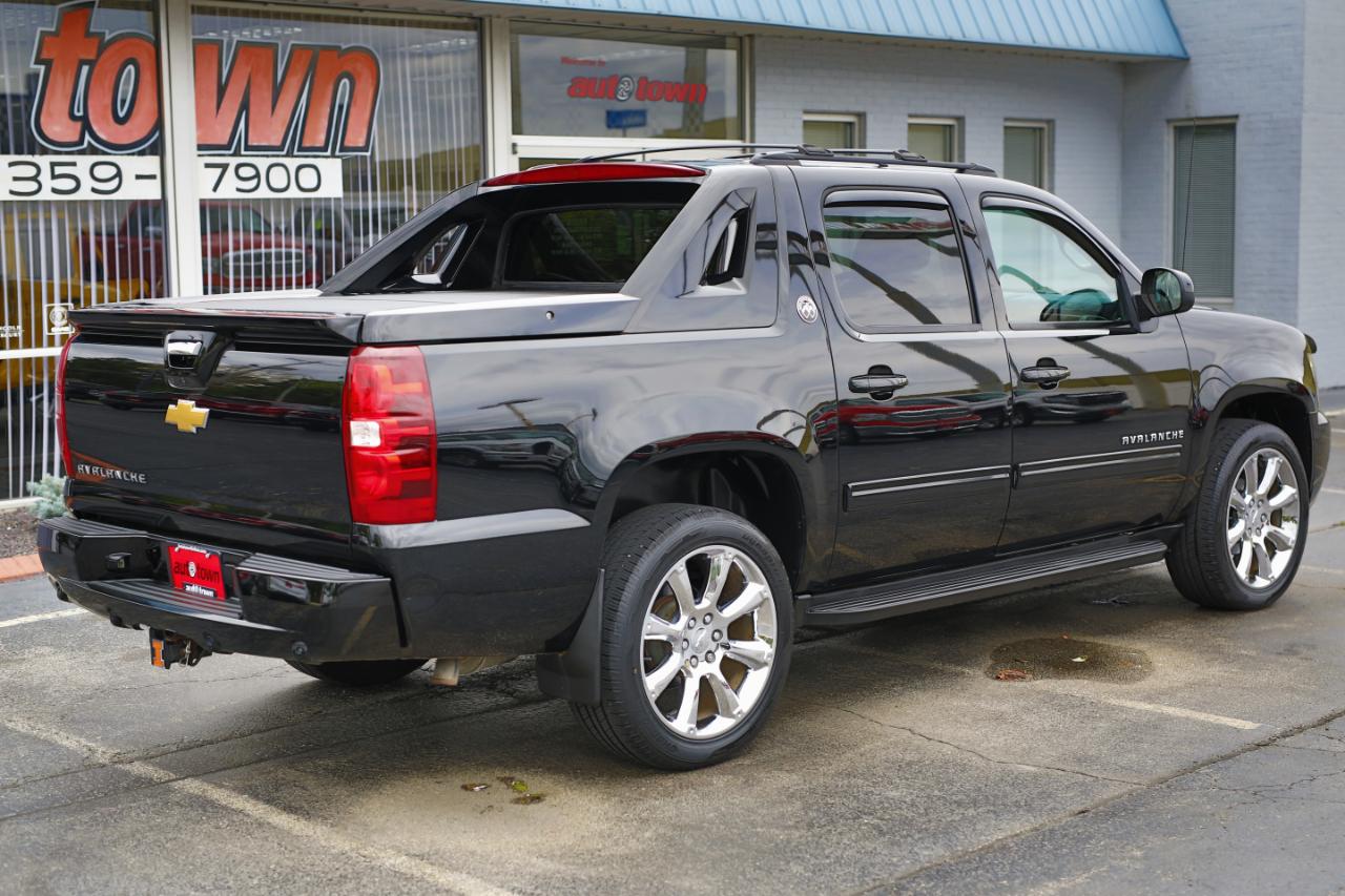 Chevrolet Avalanche  2013