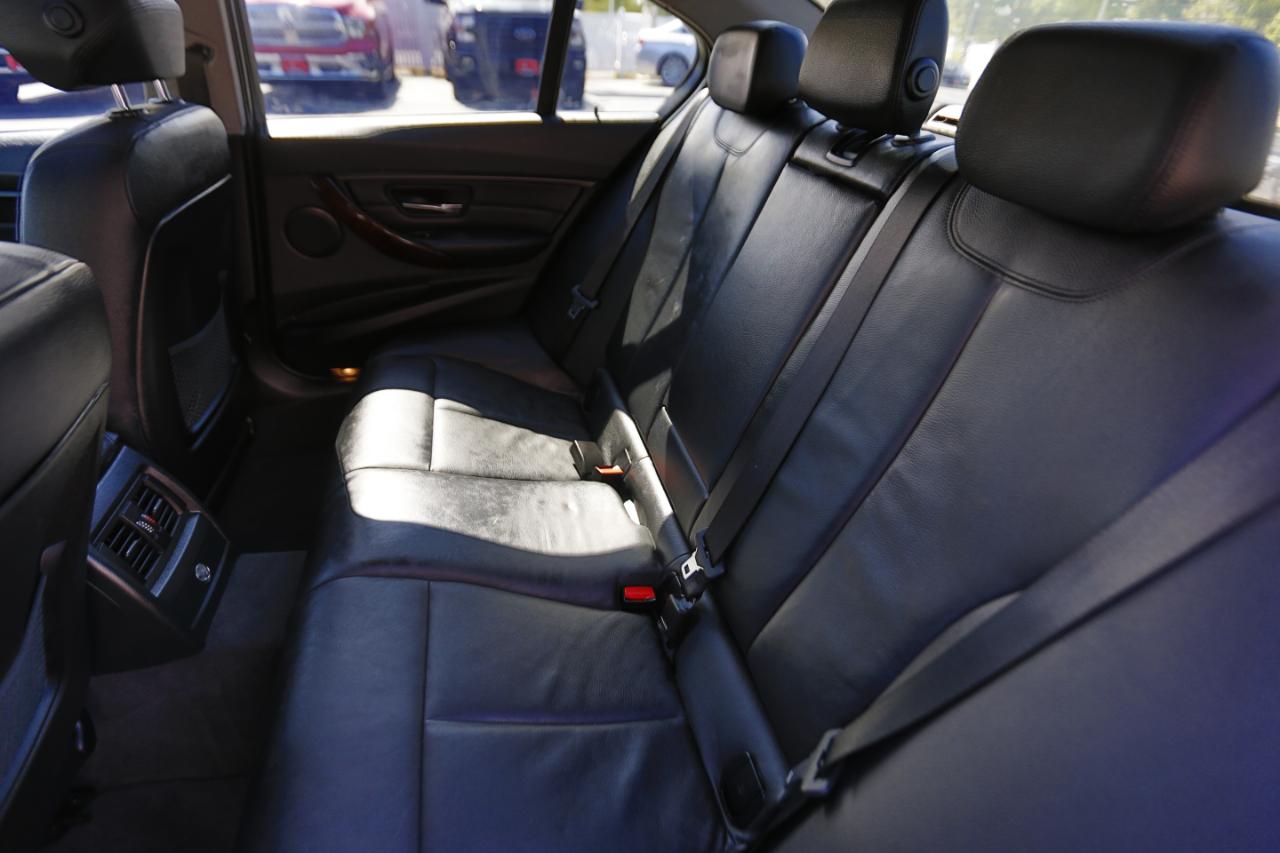 BMW 3 Series 4dr Sdn 328i RWD 2014