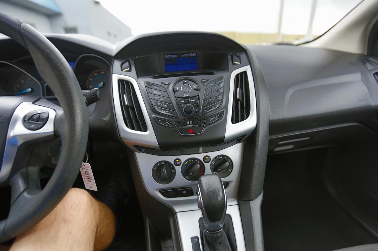 Ford Focus 4dr Sdn SE 2014