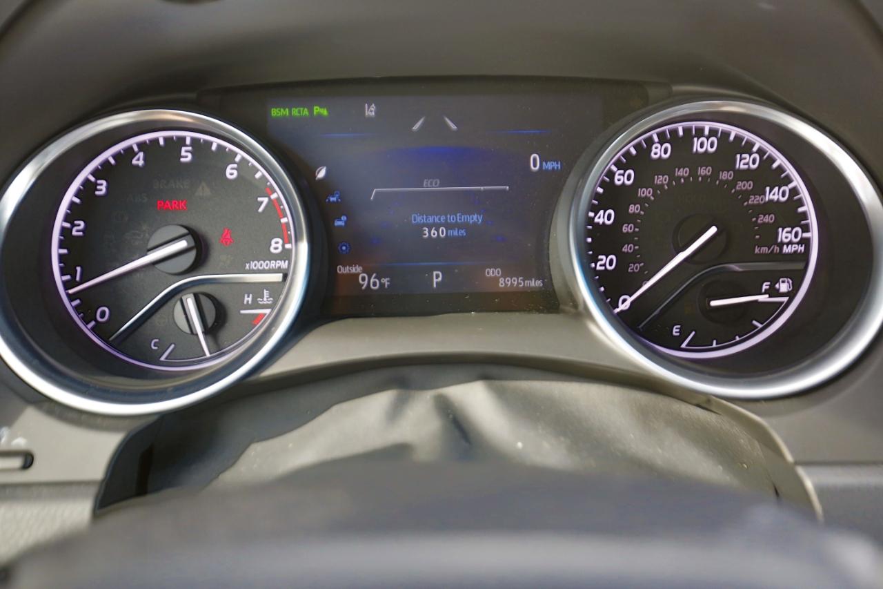 Toyota Camry XLE Auto (Natl) 2018