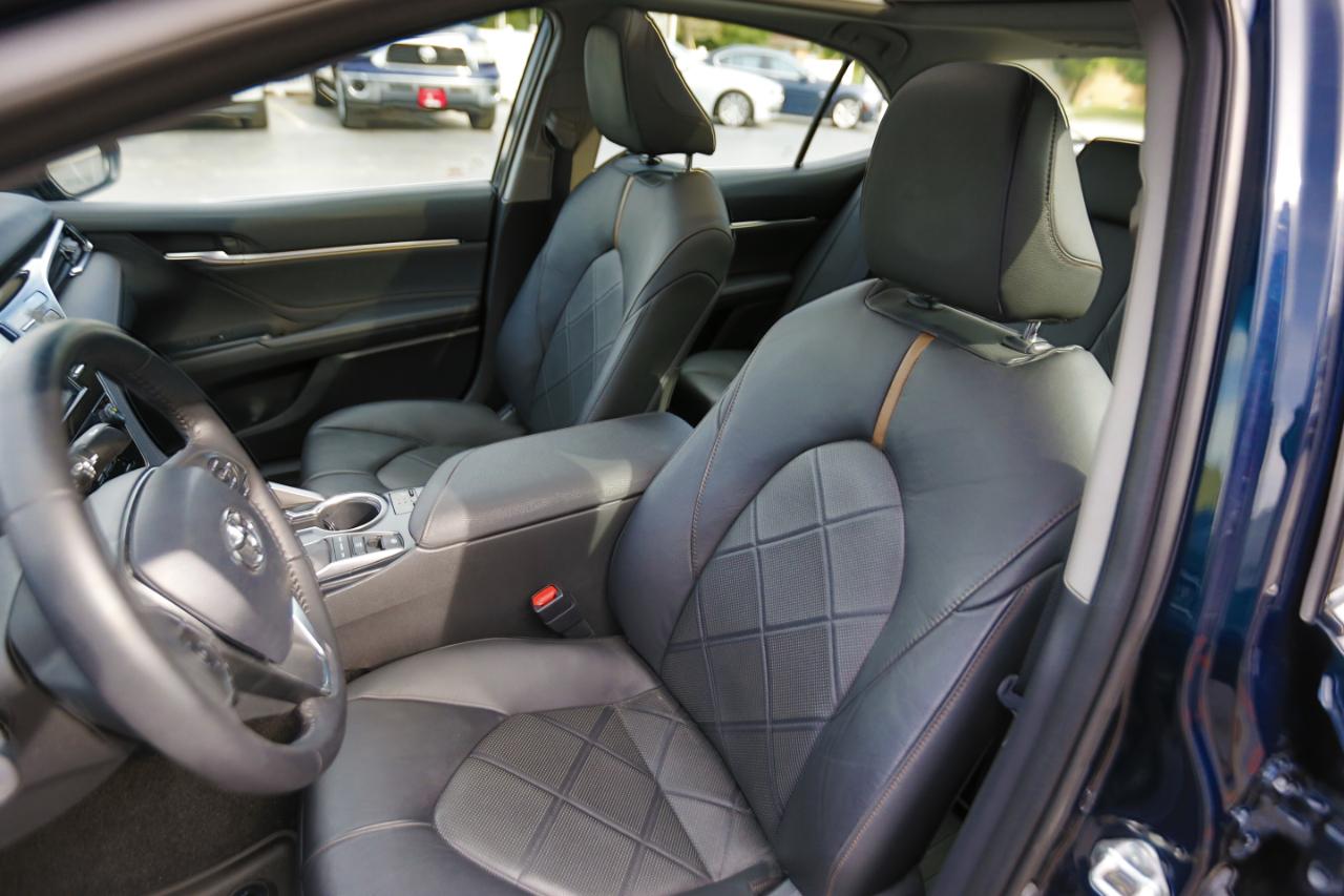 Toyota Camry XLE Auto (Natl) 2018