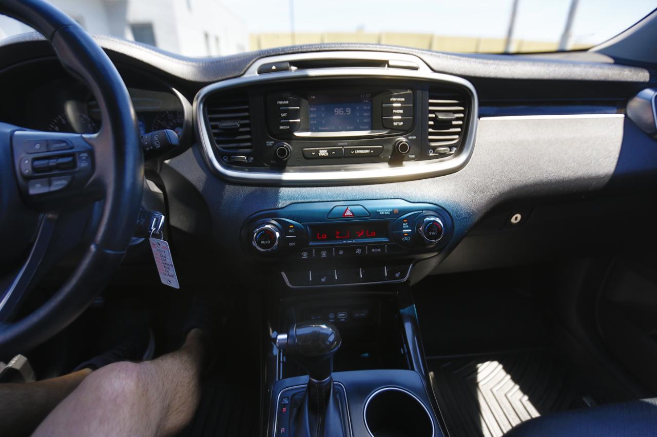 Kia Sorento AWD 4dr 3.3L EX 2016