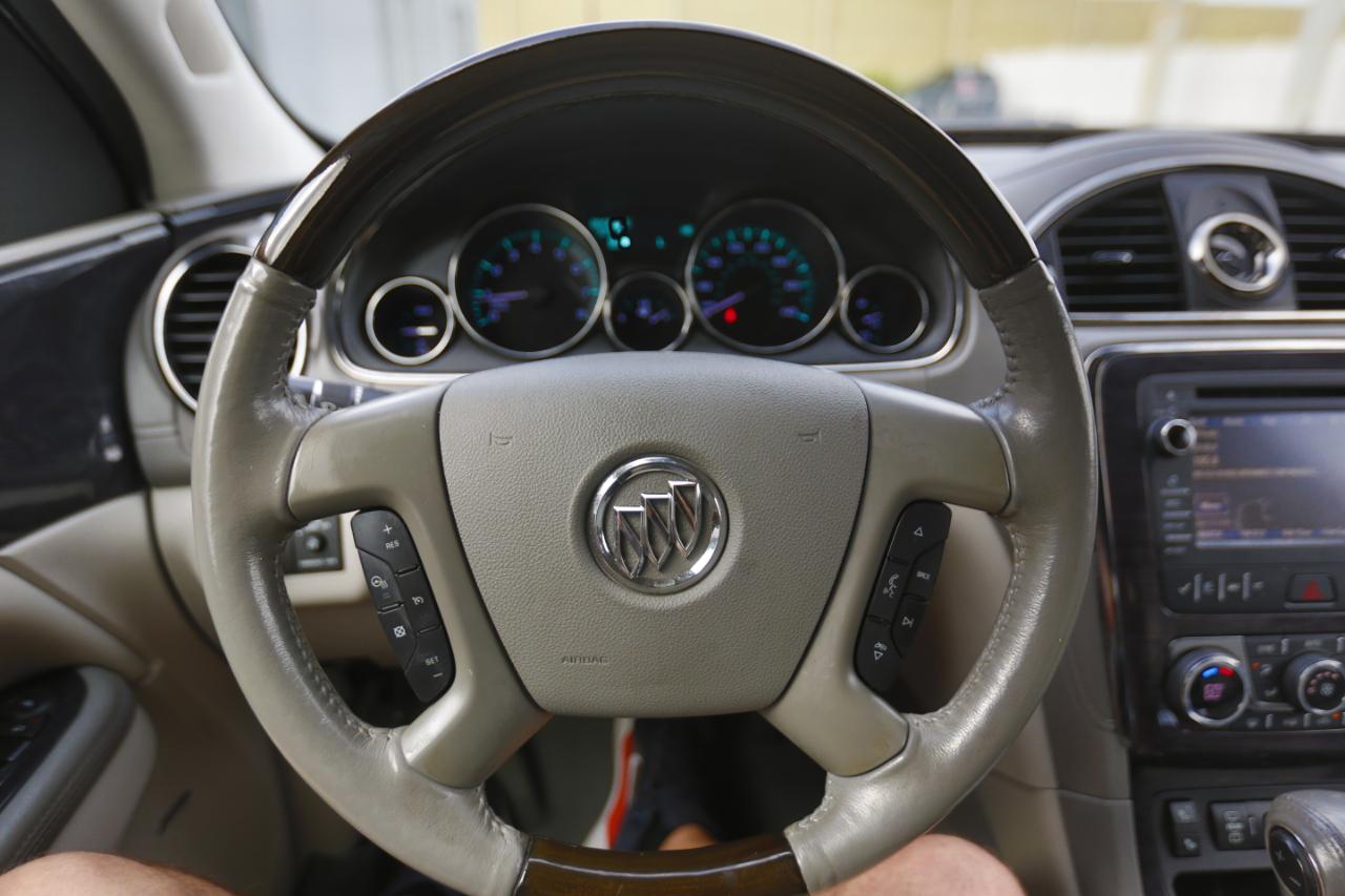 Buick Enclave FWD 4dr Leather 2015