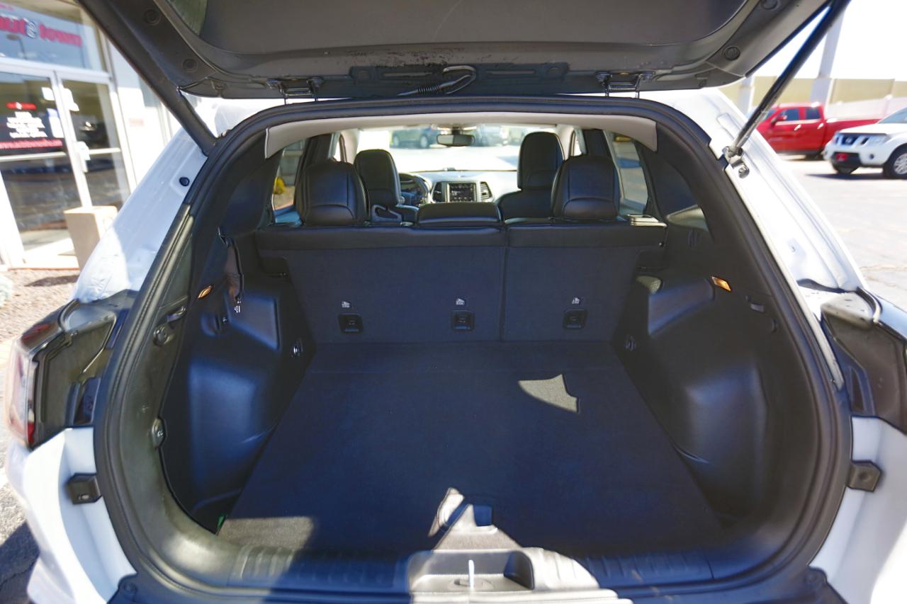 Jeep Cherokee Altitude Lux 4x4 2023