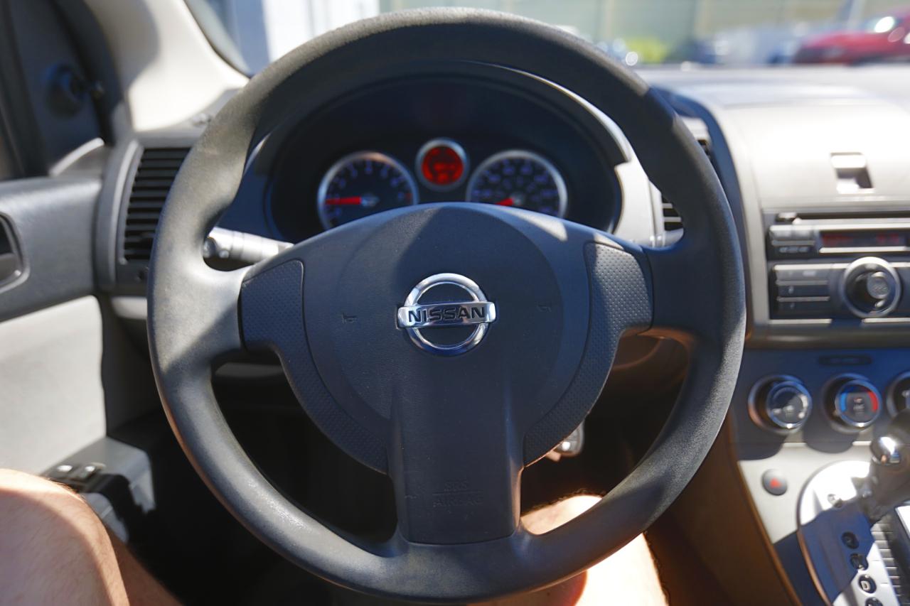 Nissan Sentra 4dr Sdn I4 CVT 2.0 2010