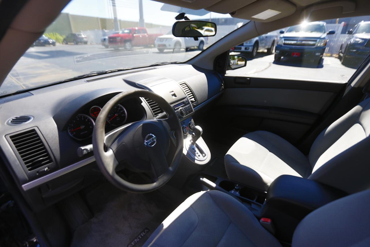 Nissan Sentra 4dr Sdn I4 CVT 2.0 2010