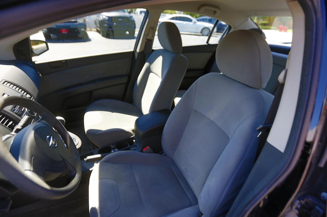 Nissan Sentra 4dr Sdn I4 CVT 2.0 2010