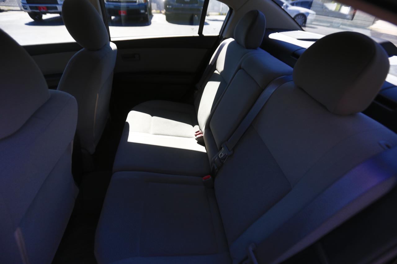 Nissan Sentra 4dr Sdn I4 CVT 2.0 2010