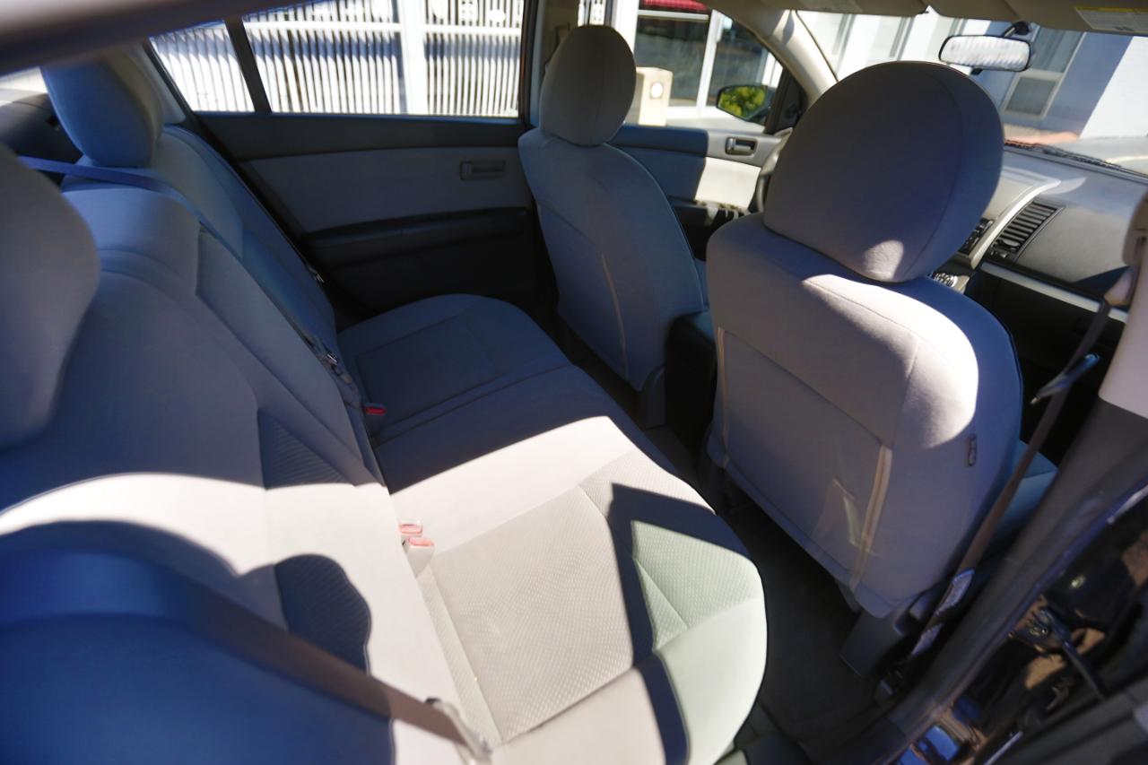 Nissan Sentra 4dr Sdn I4 CVT 2.0 2010