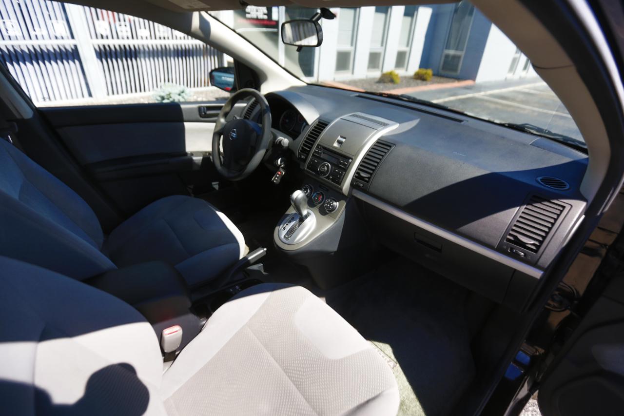 Nissan Sentra 4dr Sdn I4 CVT 2.0 2010