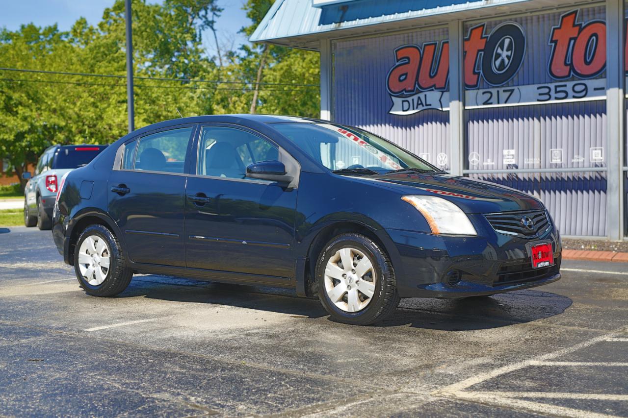 Nissan Sentra 4dr Sdn I4 CVT 2.0 2010