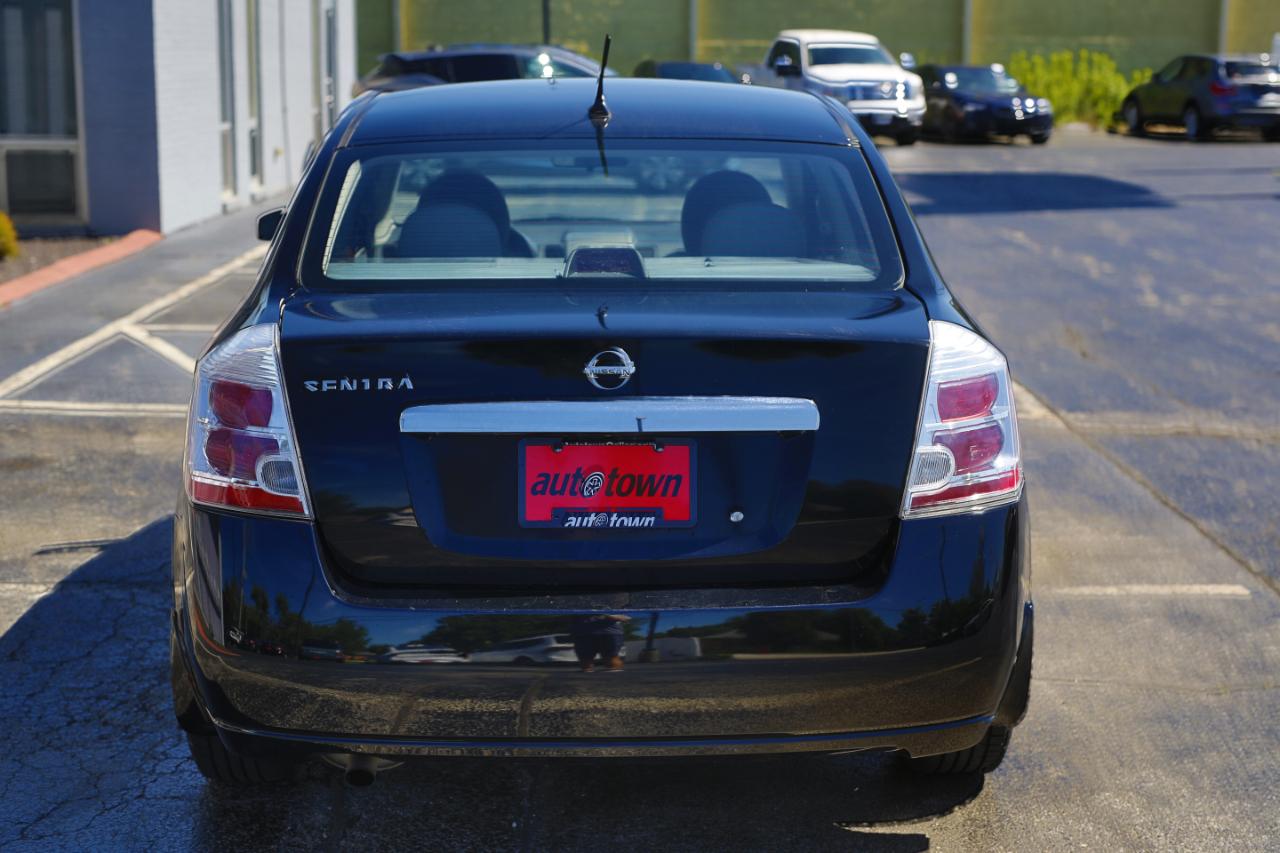 Nissan Sentra 4dr Sdn I4 CVT 2.0 2010